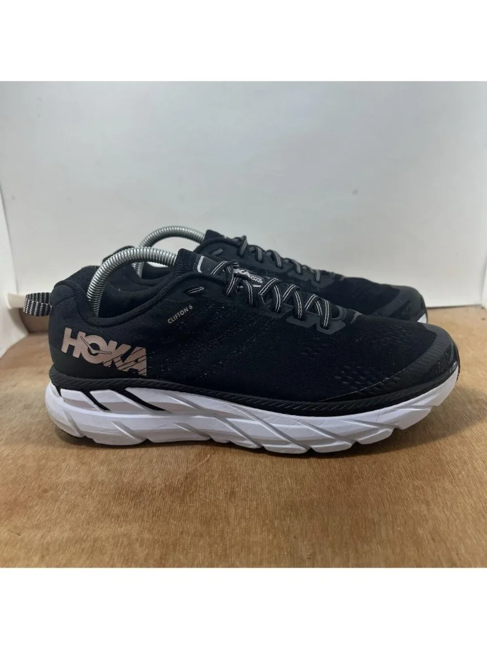Hoka One One Clifton 6 Women Size 9.5 Black White Running Jog Sneakers